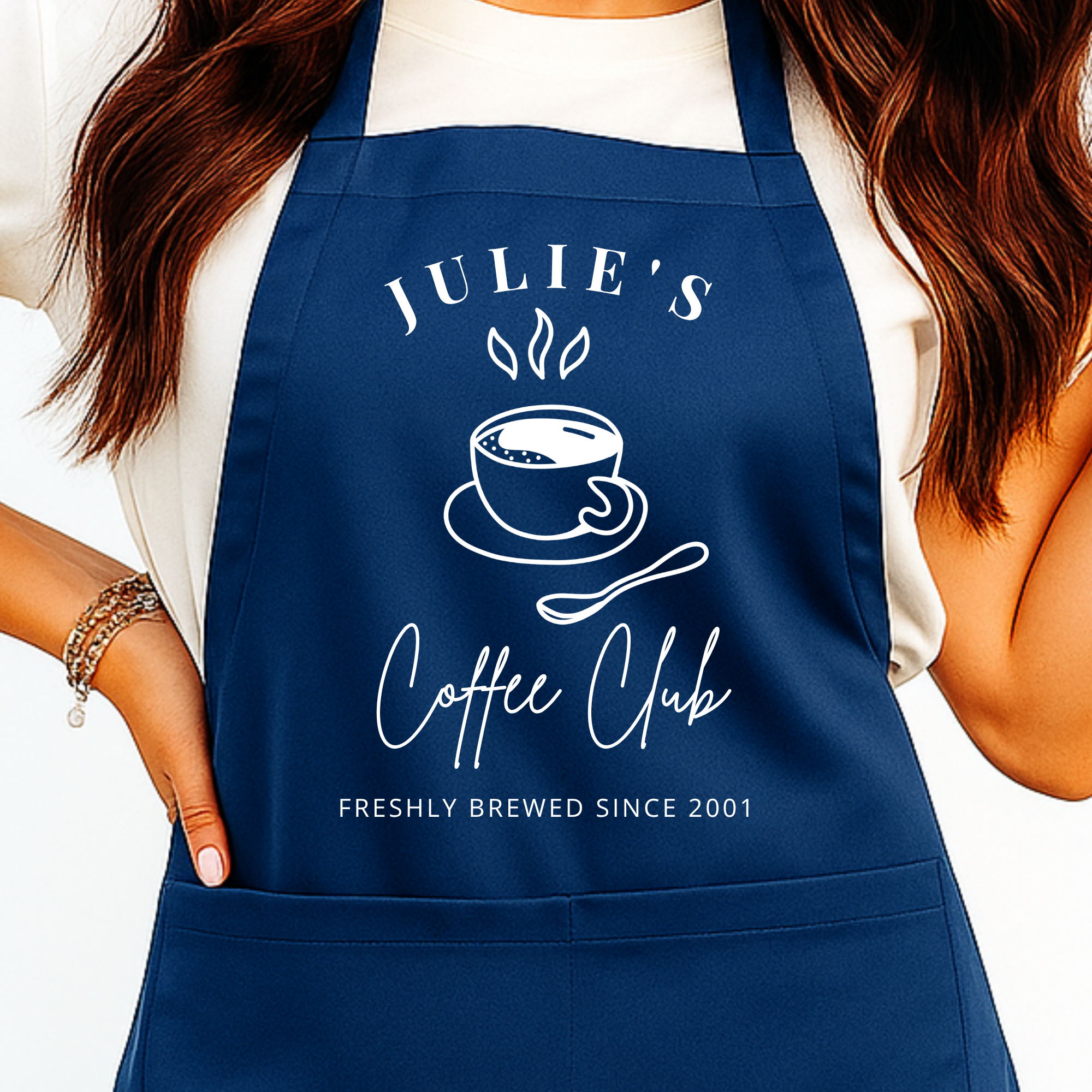 Gepersonaliseerd koffieschort met naam, kop en lepeltje design, blauw